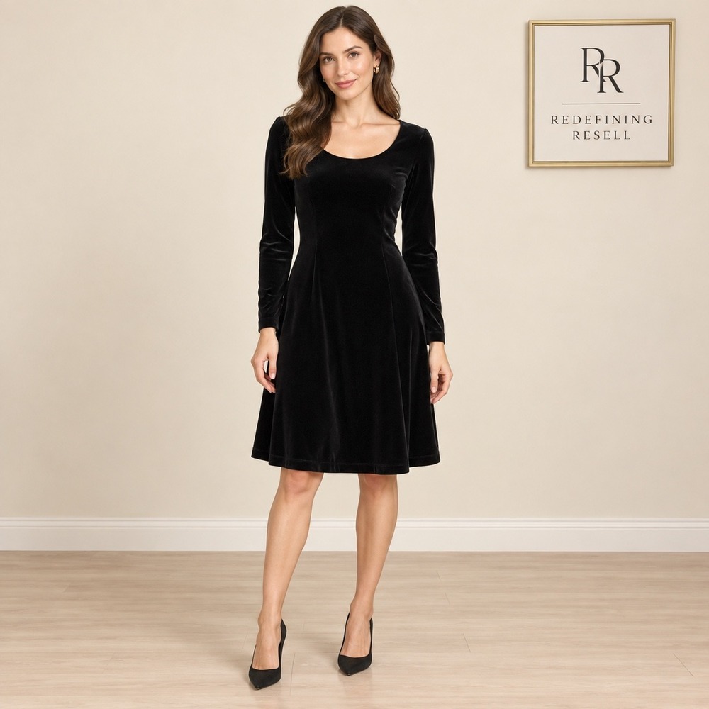 Isabella Bird Black Velvet Long Sleeve Scoop Neck A-Line Dress Medium